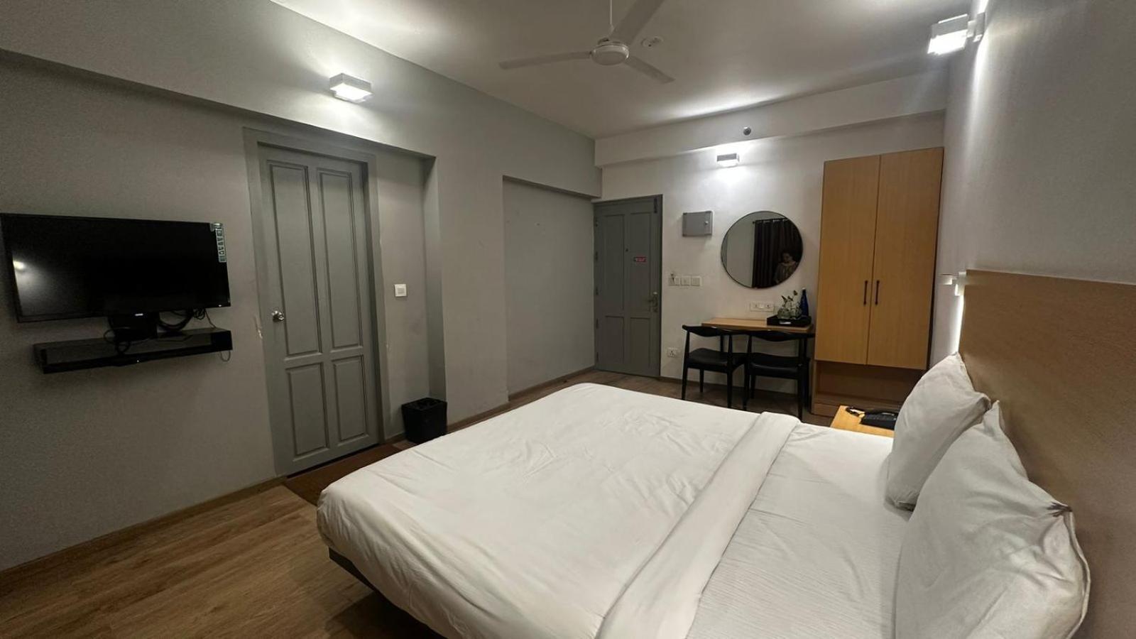 Hotel B R Regency Thiruvananthapuram Exterior foto